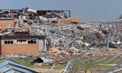 Tornado Damage 190146532